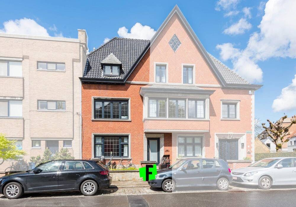 Huis te  huur in Brugge 8000 1195.00€ 4 slaapkamers 194.00m² - Zoekertje 123959