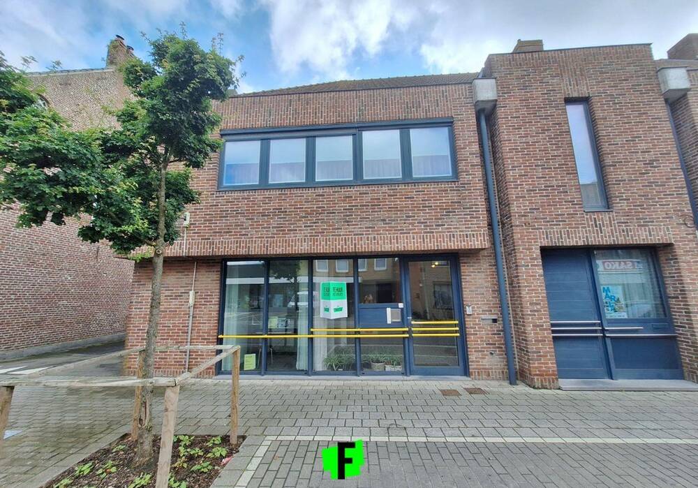 Handelszaak te  in Proven 8972 490.00€  slaapkamers 0.00m² - Zoekertje 127619