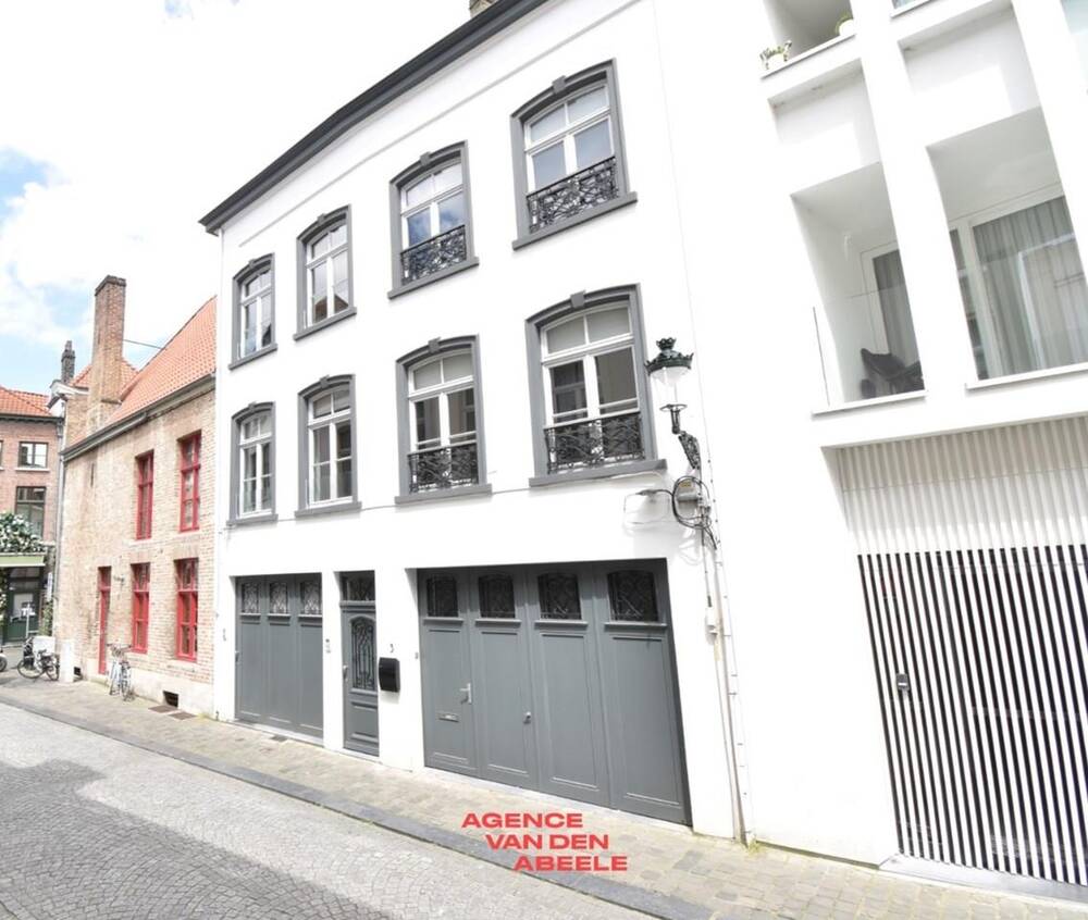 Huis te  huur in Brugge 8000 1650.00€ 3 slaapkamers m² - Zoekertje 137459