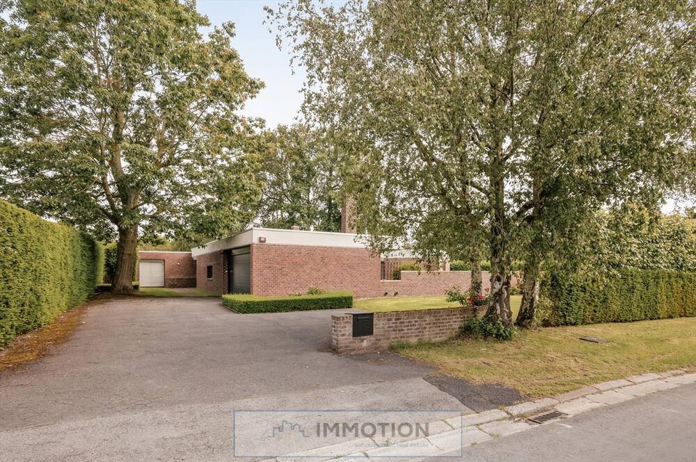 Villa te  koop in Heule 8501 685000.00€  slaapkamers 276.00m² - Zoekertje 138738