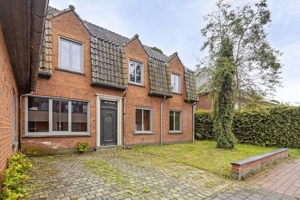 Huis te  koop in Ruiselede 8755 535000.00€ 5 slaapkamers 327.00m² - Zoekertje 139208