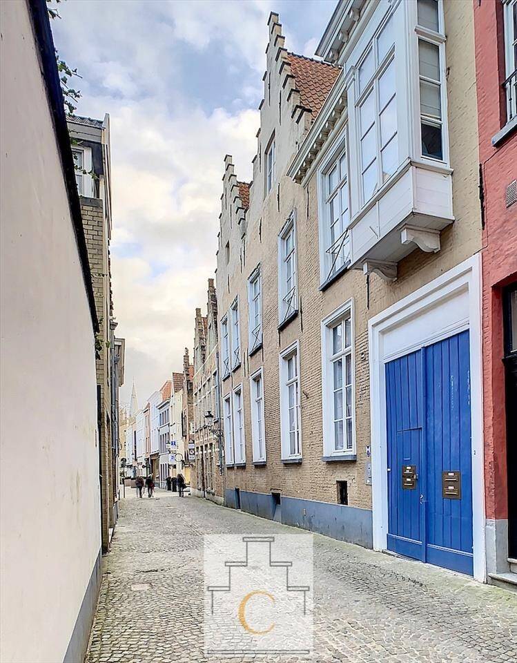 Appartement te  huur in Brugge 8000 945.00€ 2 slaapkamers m² - Zoekertje 141300