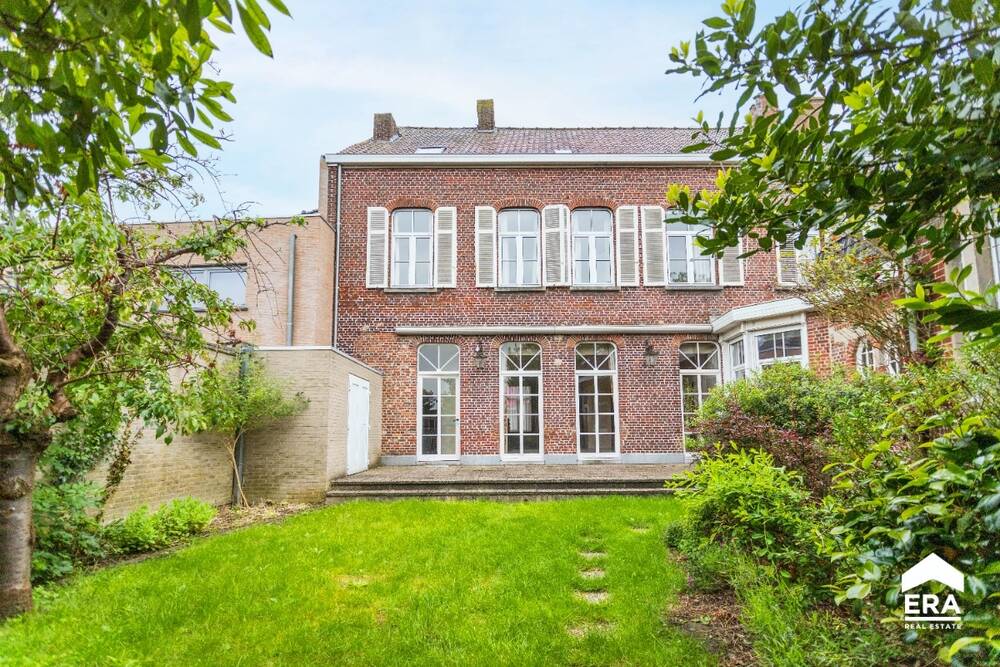 Herenhuis te  koop in Rumbeke 8800 375000.00€ 5 slaapkamers 337.00m² - Zoekertje 149295