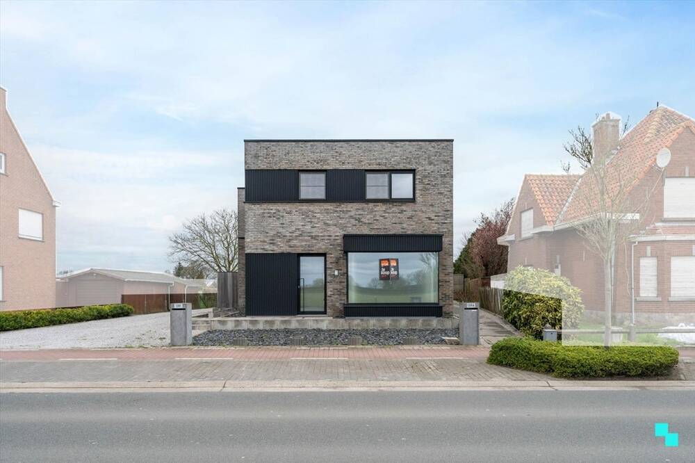 Huis te  koop in Hooglede 8830 749000.00€ 5 slaapkamers 240.81m² - Zoekertje 153615