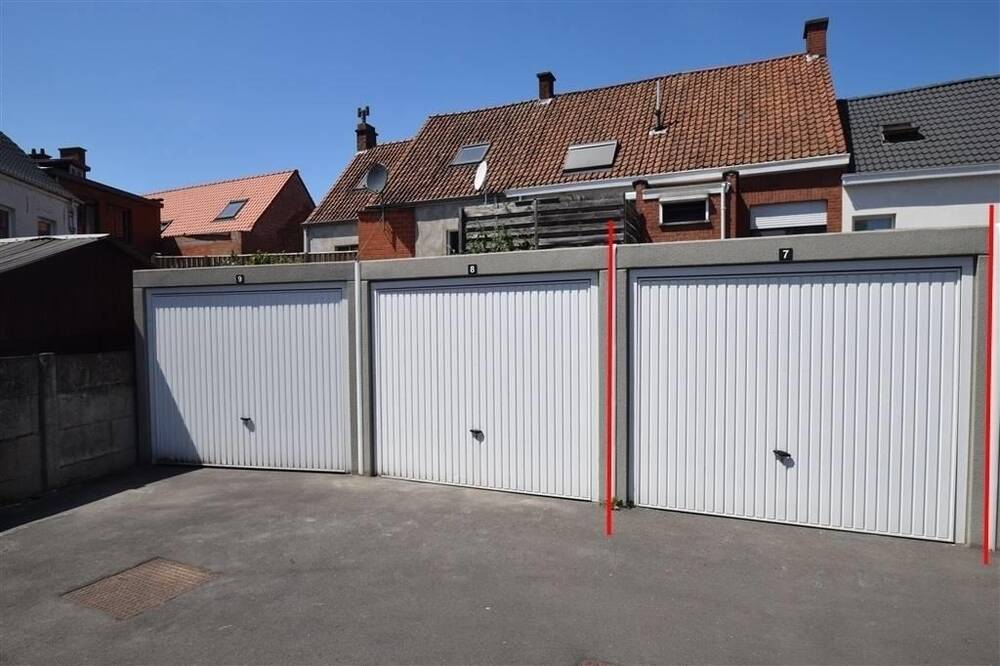 Parking & garage te  huur in Roeselare 8800 75.00€  slaapkamers m² - Zoekertje 154686