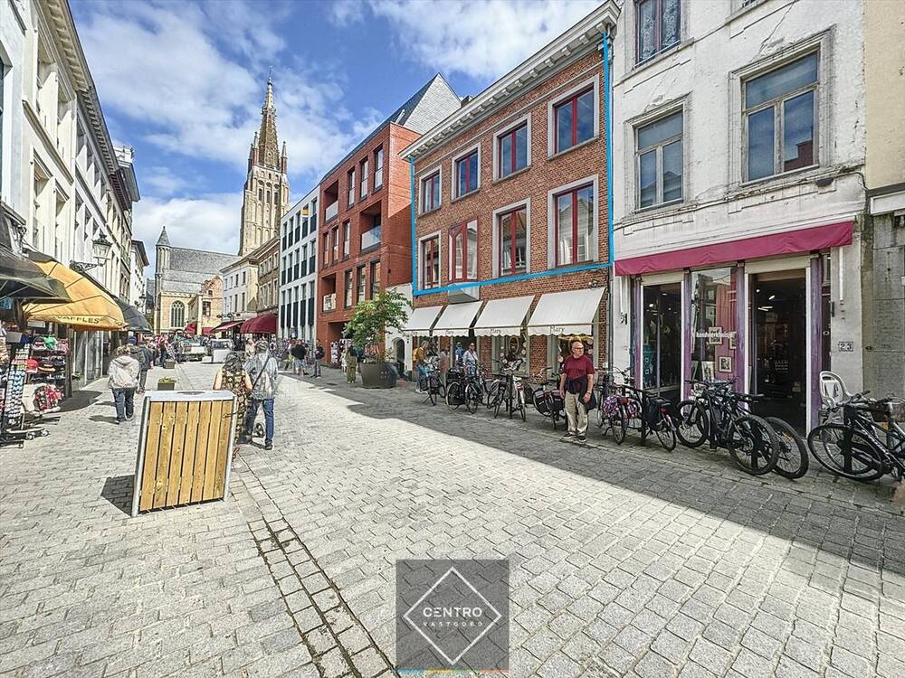 Appartement te  huur in Brugge 8000 1600.00€ 5 slaapkamers 235.00m² - Zoekertje 156530
