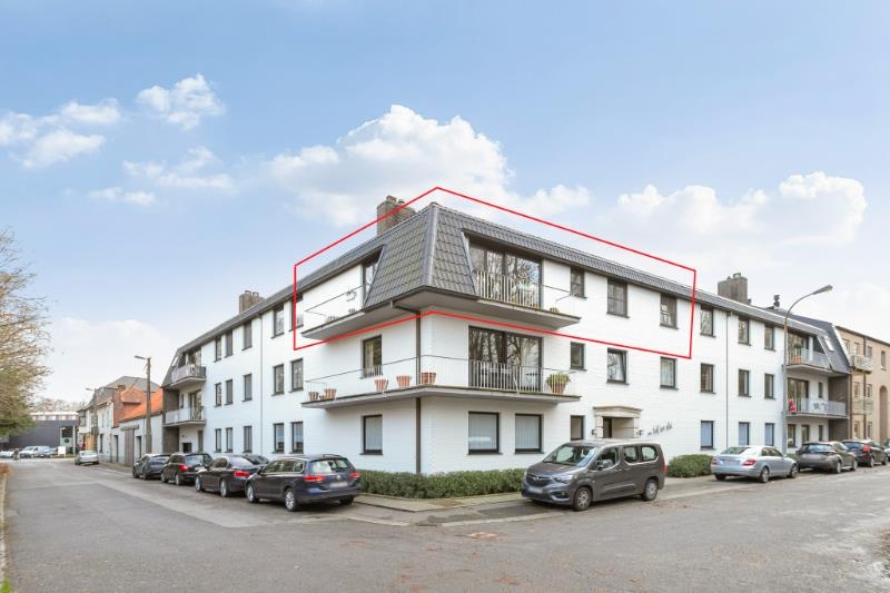 Appartement te  huur in Waregem 8790 715.00€ 2 slaapkamers 94.00m² - Zoekertje 156526