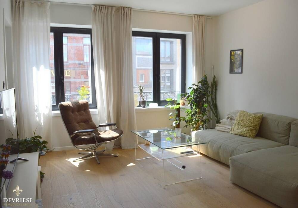 Appartement te  huur in Kortrijk 8500 865.00€ 2 slaapkamers 82.00m² - Zoekertje 157681