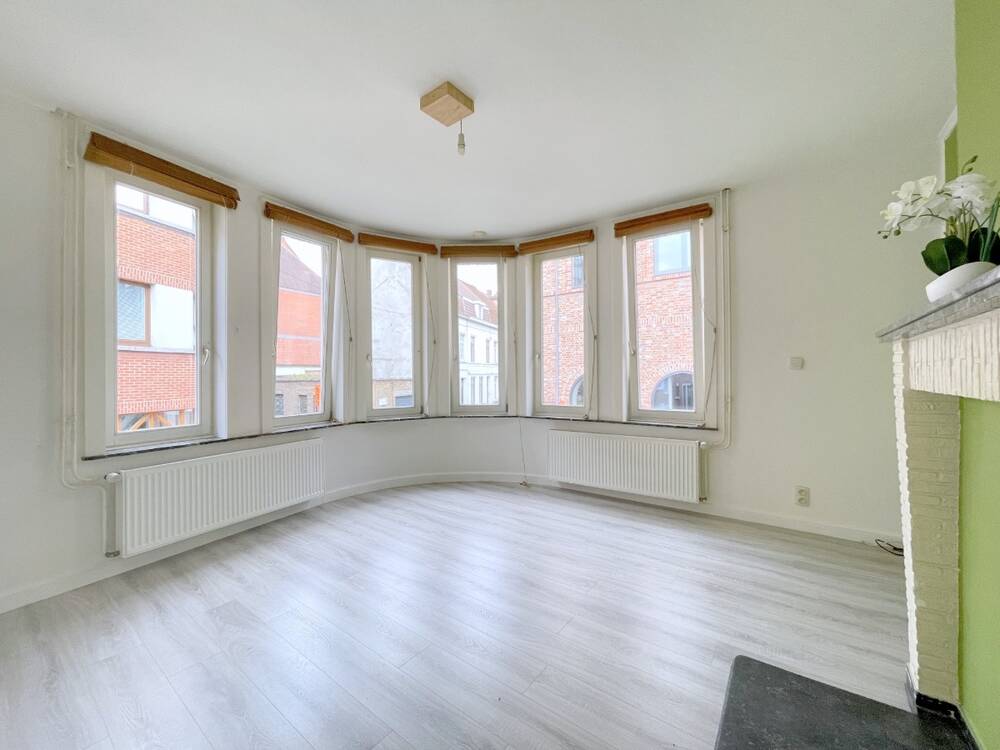Appartement te  huur in Kortrijk 8500 650.00€ 1 slaapkamers 64.00m² - Zoekertje 157583
