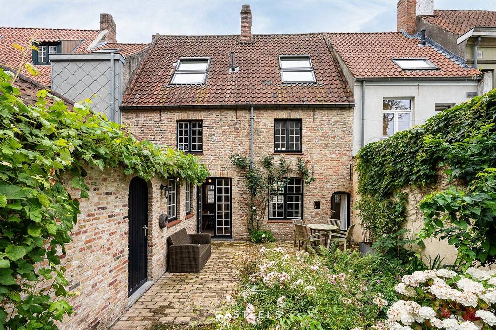 Huis te  koop in Brugge 8000 599000.00€ 4 slaapkamers 183.00m² - Zoekertje 158856