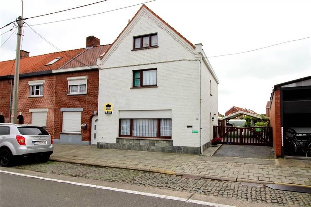 Huis te  koop in Roeselare 8800 250000.00€ 2 slaapkamers 183.00m² - Zoekertje 158420