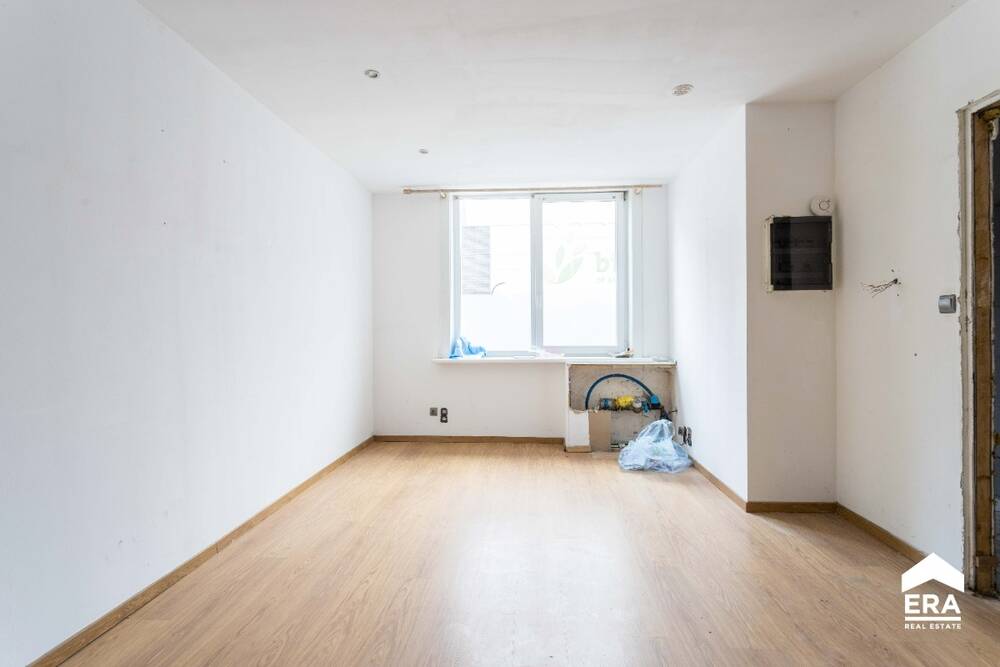 Huis te  koop in Roeselare 8800 149000.00€ 4 slaapkamers 230.00m² - Zoekertje 159986