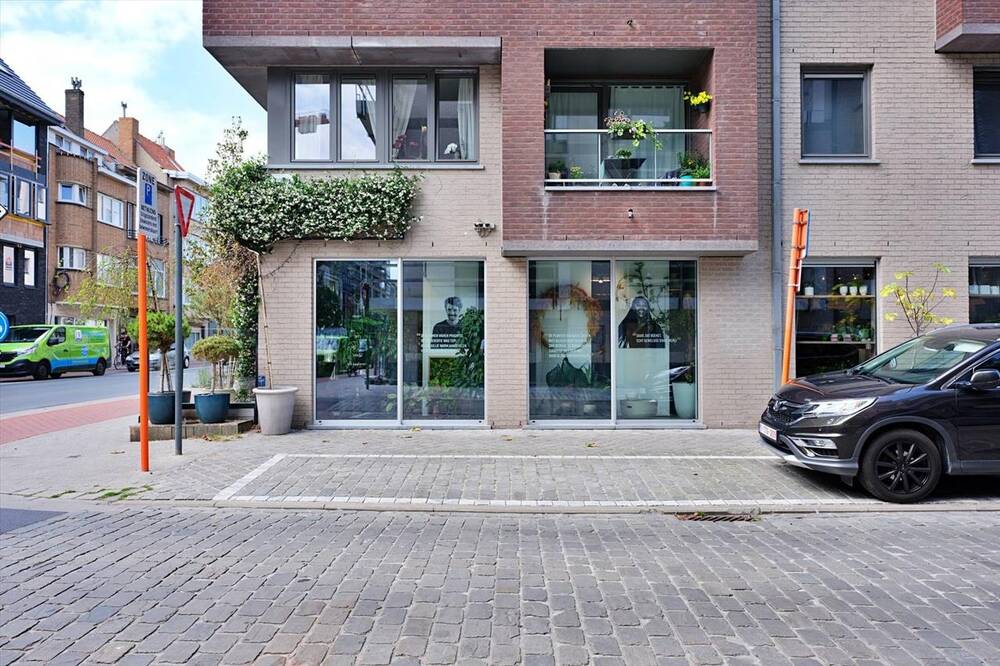 Handelszaak te  huur in Oostende 8400 1650.00€  slaapkamers 0.00m² - Zoekertje 160997