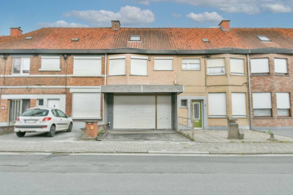 Huis te  koop in Roeselare 8800 198000.00€ 3 slaapkamers m² - Zoekertje 163151