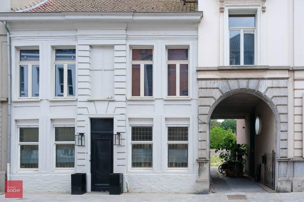 Huis te  koop in Kortrijk 8500 0.00€ 3 slaapkamers 261.00m² - Zoekertje 164361