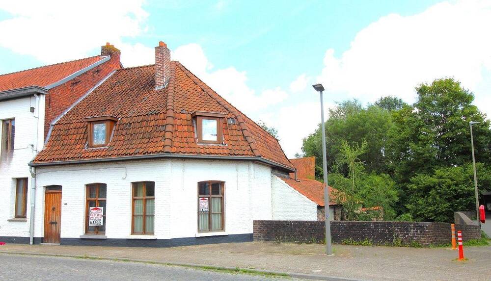Huis te  koop in Kortrijk 8500 220000.00€ 3 slaapkamers 158.00m² - Zoekertje 163870