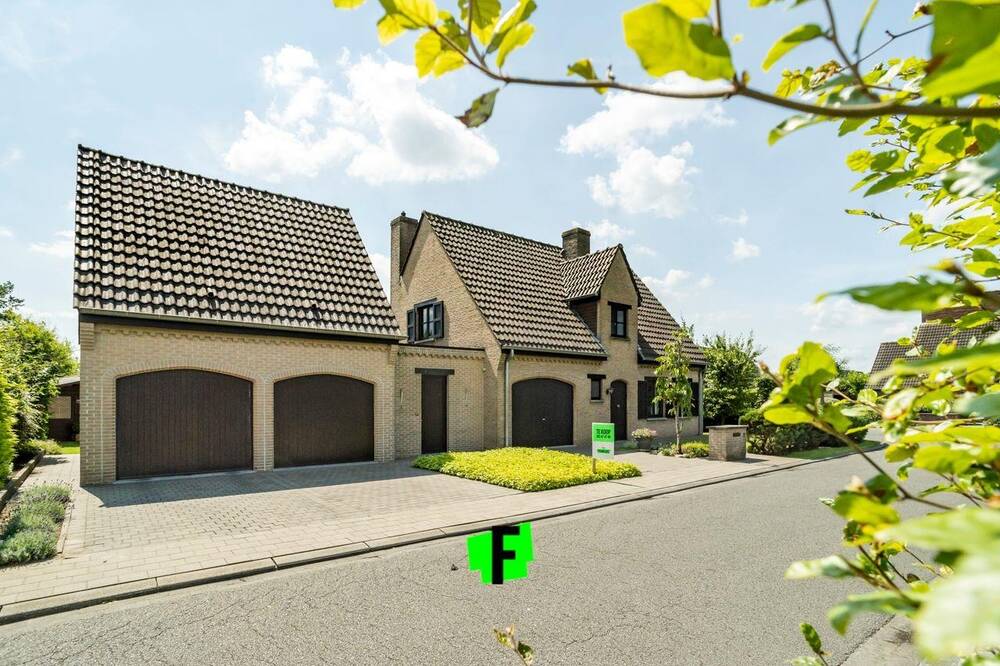 Huis te  koop in Roeselare 8800 439000.00€ 3 slaapkamers 200.00m² - Zoekertje 166275