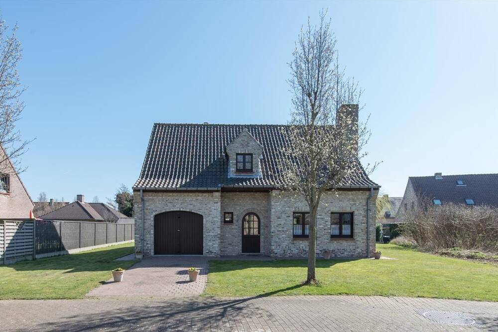 Villa te  koop in Oostduinkerke 8670 635000.00€ 4 slaapkamers 197.00m² - Zoekertje 167551