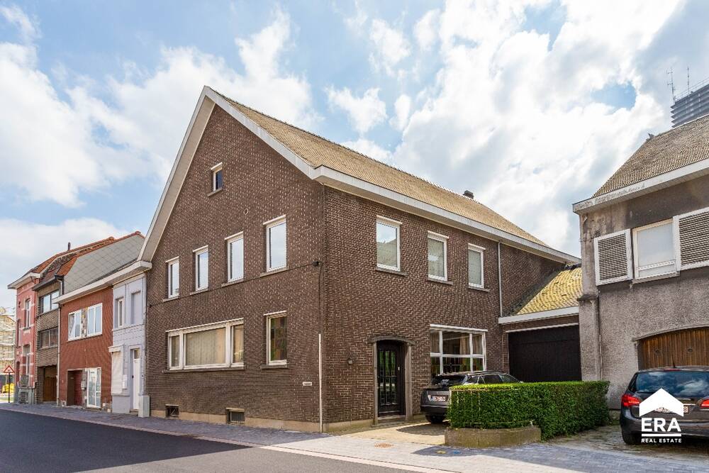 Huis te  koop in Roeselare 8800 330000.00€ 3 slaapkamers 428.00m² - Zoekertje 168449