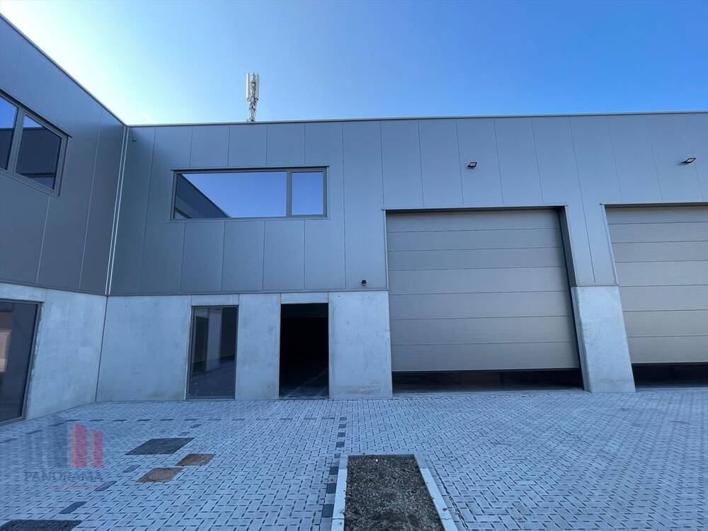 Handelszaak te  huur in Oostende 8400 1100.00€  slaapkamers 216.00m² - Zoekertje 169477