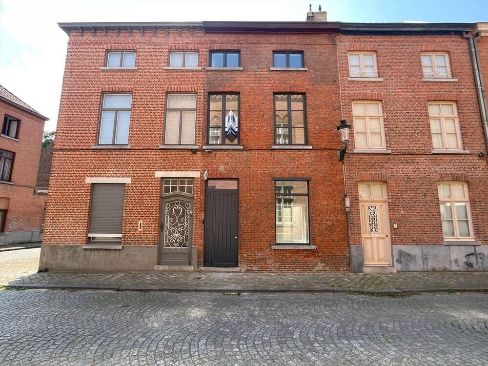 Huis te  koop in Brugge 8000 385000.00€ 3 slaapkamers 148.00m² - Zoekertje 168905
