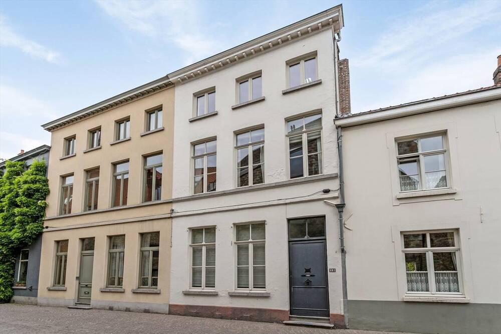 Herenhuis te  koop in Brugge 8000 399000.00€ 6 slaapkamers 210.00m² - Zoekertje 180812