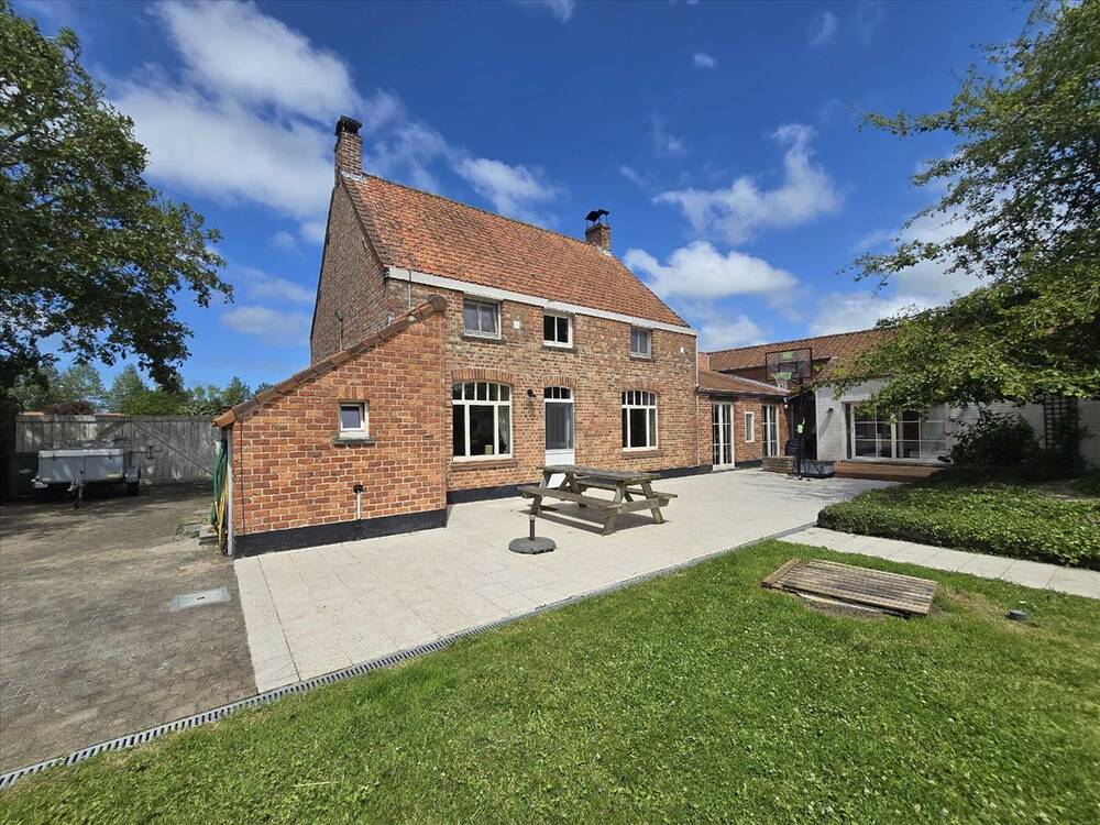 Huis te  koop in Wulpen 8670 799000.00€ 4 slaapkamers 370.00m² - Zoekertje 184691