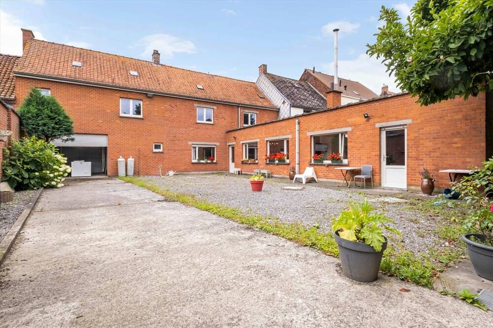 Huis te  koop in Helkijn 8587 285000.00€ 5 slaapkamers 326.00m² - Zoekertje 185694