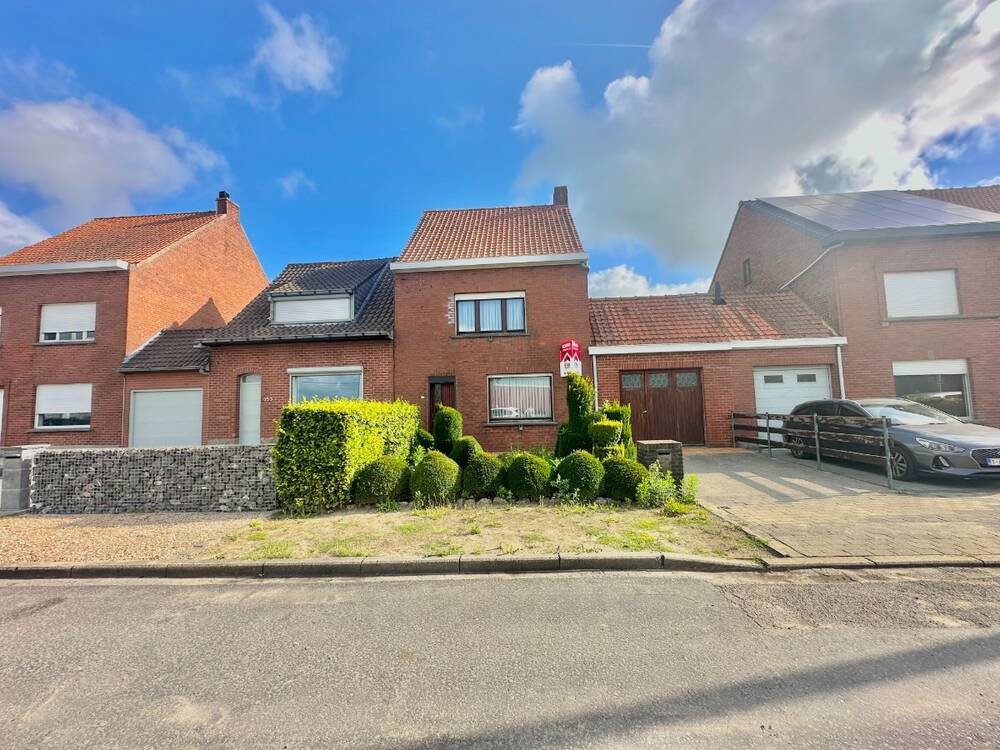 Huis te  koop in Zonnebeke 8980 135000.00€ 2 slaapkamers 178.00m² - Zoekertje 186662