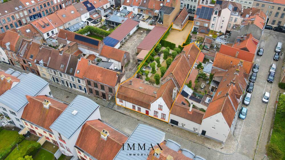 Mixgebouw te  koop in Brugge 8000 1450000.00€ 4 slaapkamers 410.00m² - Zoekertje 190105