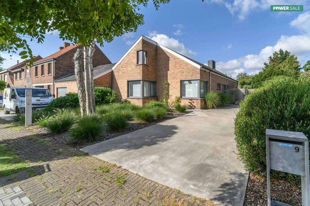 Villa te  koop in Oostduinkerke 8670 675000.00€ 2 slaapkamers 250.00m² - Zoekertje 190632