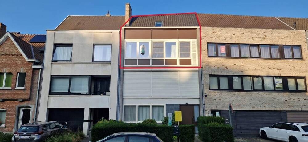 Appartement te  koop in Sint-Andries 8200 240000.00€ 3 slaapkamers 113.00m² - Zoekertje 196108