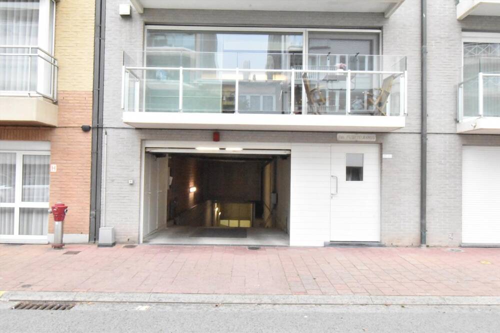 Parking & garage te  huur in Knokke 8300 250.00€  slaapkamers m² - Zoekertje 198178