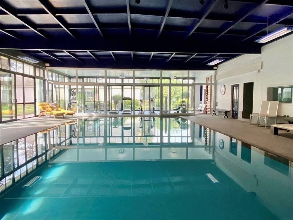 Villa te  koop in Kortrijk 8500 0.00€ 10 slaapkamers 2500.00m² - Zoekertje 198407