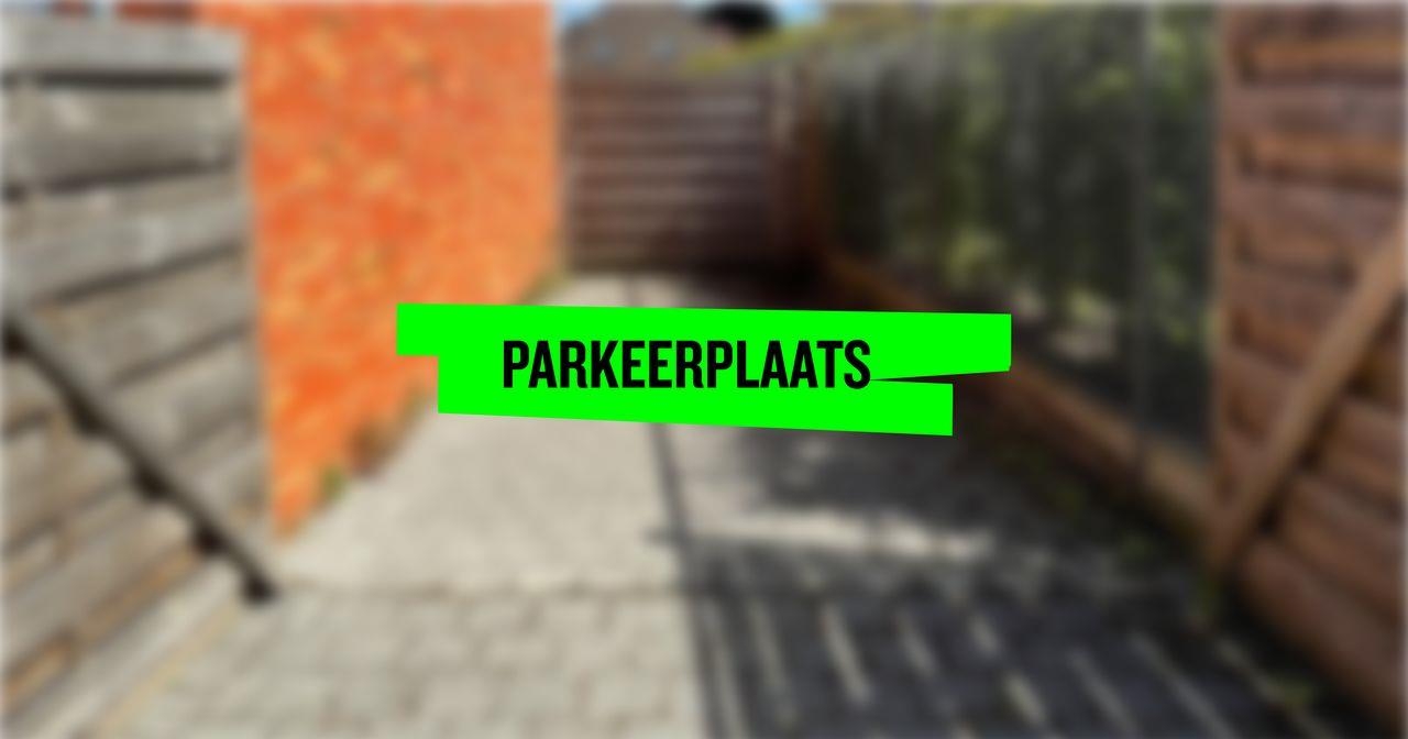 Parking & garage te  huur in Varsenare 8490 65.00€  slaapkamers 0.00m² - Zoekertje 198472