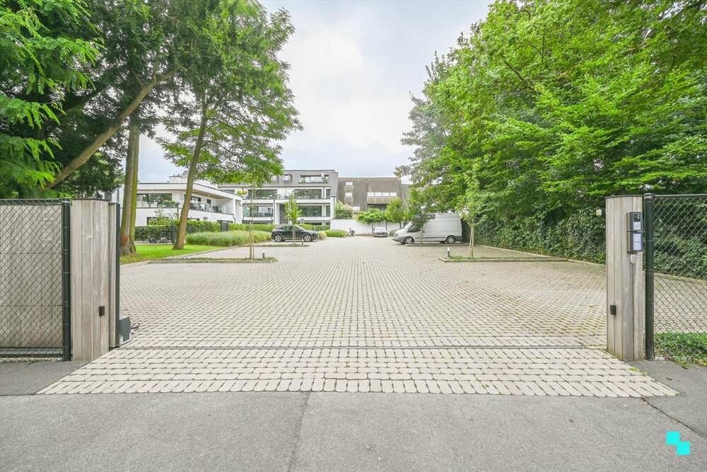 Parking te  koop in Oostrozebeke 8780 13000.00€  slaapkamers m² - Zoekertje 201841