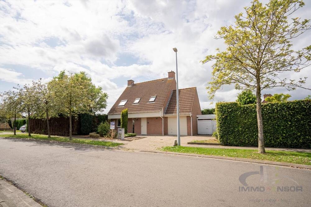 Huis te  koop in Ichtegem 8480 349000.00€ 3 slaapkamers m² - Zoekertje 202862