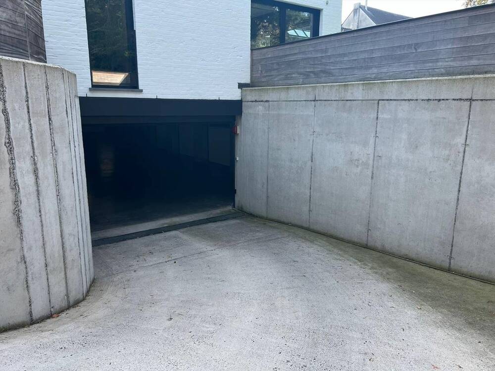 Parking & garage te  koop in Oostrozebeke 8780 32500.00€  slaapkamers 28.00m² - Zoekertje 204692