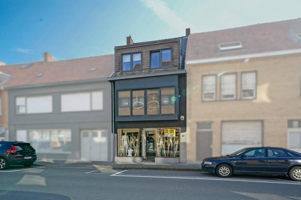 Huis te  koop in Oudenburg 8460 399000.00€ 3 slaapkamers 253.00m² - Zoekertje 206733