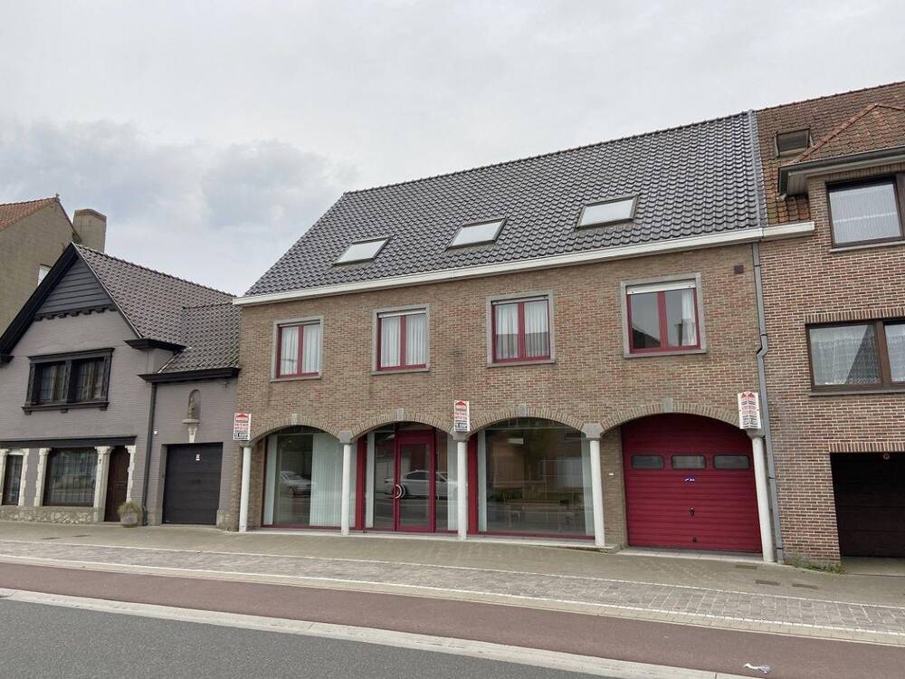 Huis te  koop in Oostrozebeke 8780 498000.00€ 4 slaapkamers 433.00m² - Zoekertje 209140