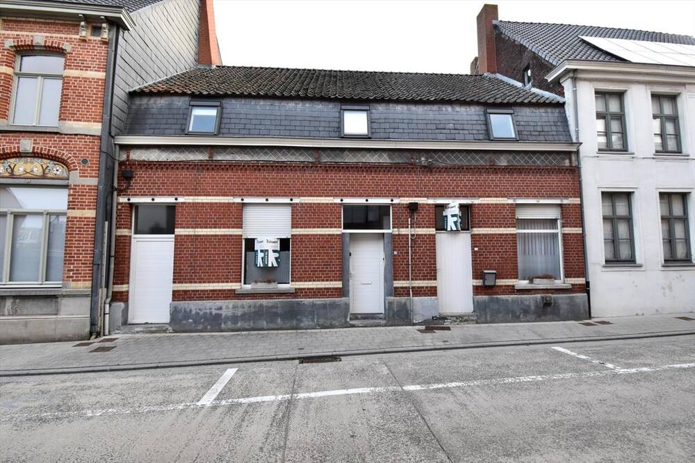 Huis te  koop in Ruiselede 8755 270000.00€ 5 slaapkamers m² - Zoekertje 221271