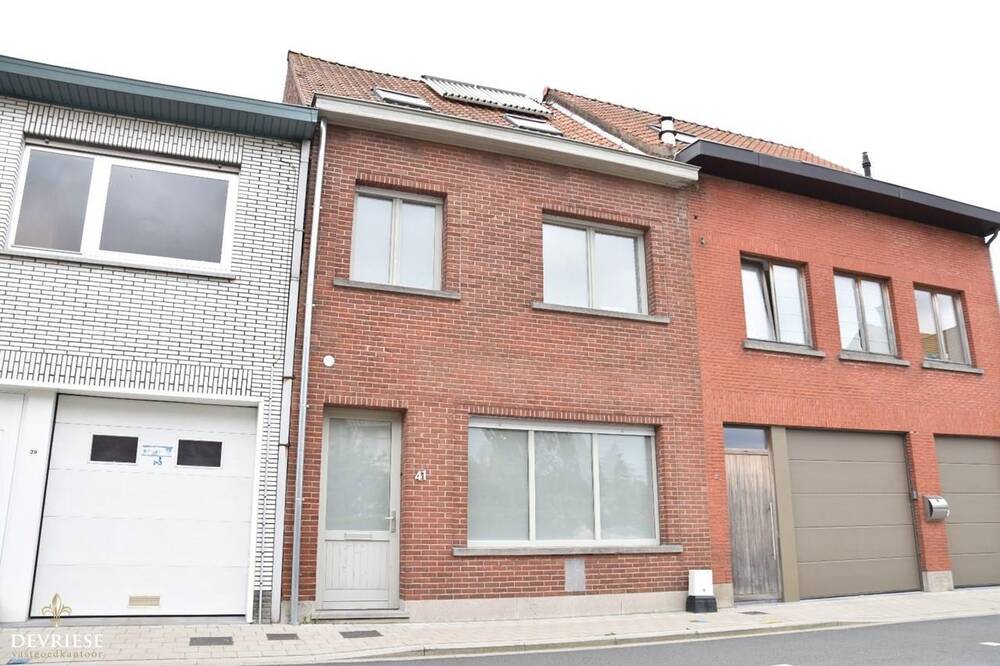 Huis te  koop in Moorsele 8560 235000.00€ 3 slaapkamers 165.00m² - Zoekertje 228819