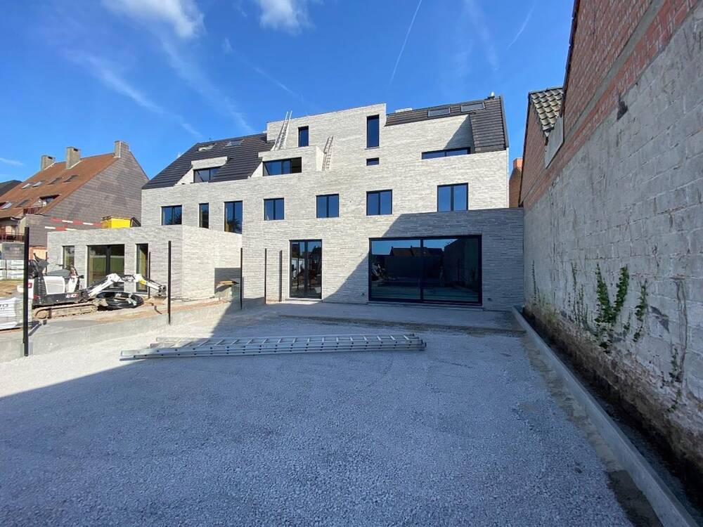 Handelszaak te  huur in Waregem 8790 1900.00€  slaapkamers 191.00m² - Zoekertje 230305