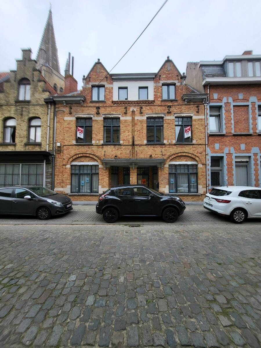 Handelszaak te  huur in Ieper 8900 0.00€ 0 slaapkamers 347.00m² - Zoekertje 230122