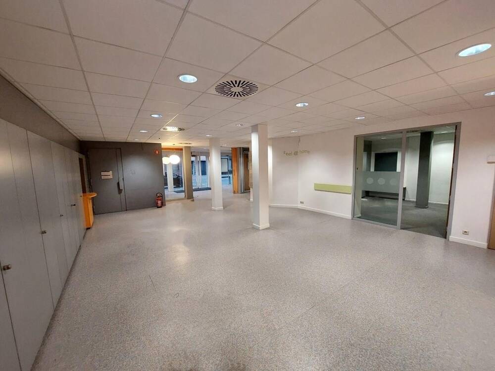 Handelszaak te  huur in Kortrijk 8500 1000.00€  slaapkamers 150.00m² - Zoekertje 234634