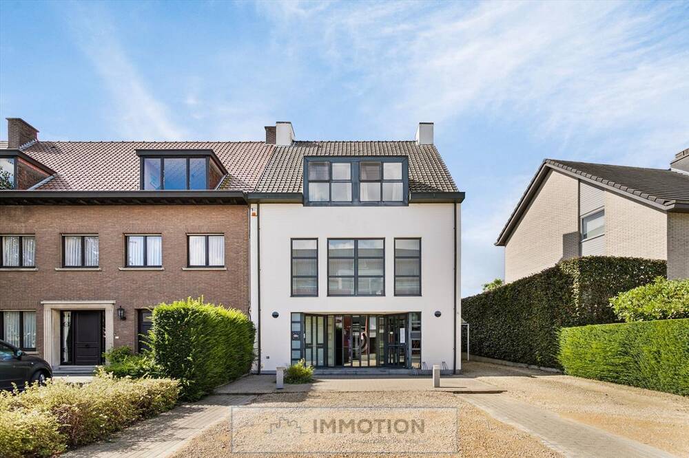 Handelszaak te  koop in Zwevegem 8550 565000.00€ 4 slaapkamers 321.00m² - Zoekertje 234975