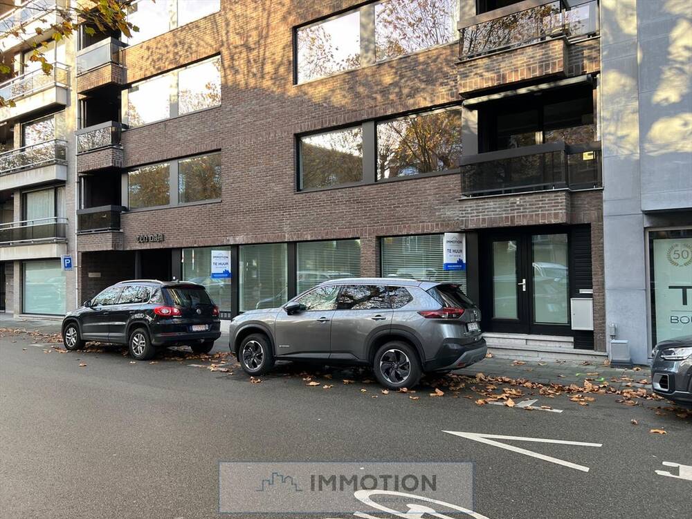 Handelszaak te  huur in Kortrijk 8500 1600.00€  slaapkamers 175.00m² - Zoekertje 236856