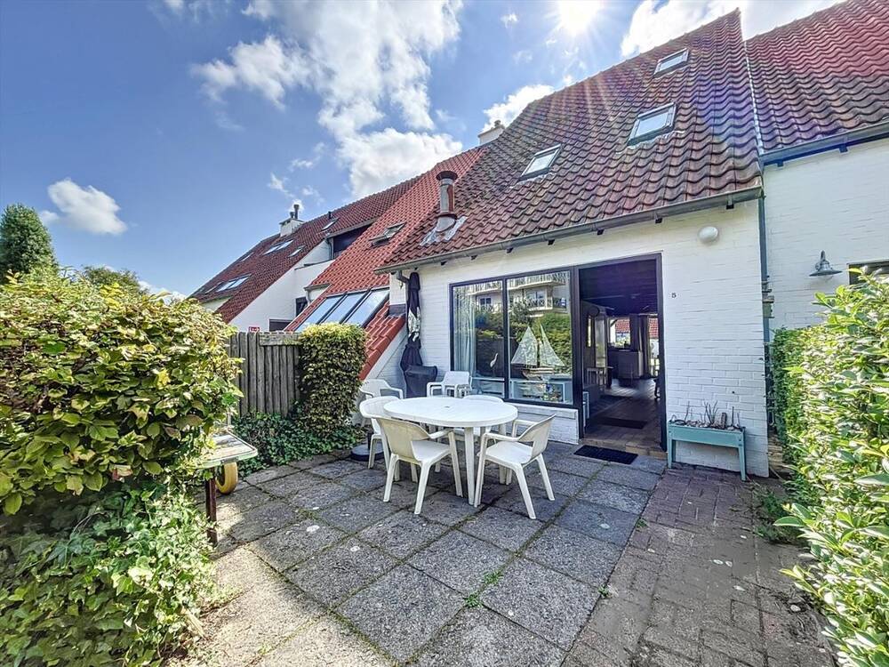 Villa te  koop in Nieuwpoort 8620 324000.00€ 5 slaapkamers m² - Zoekertje 244127