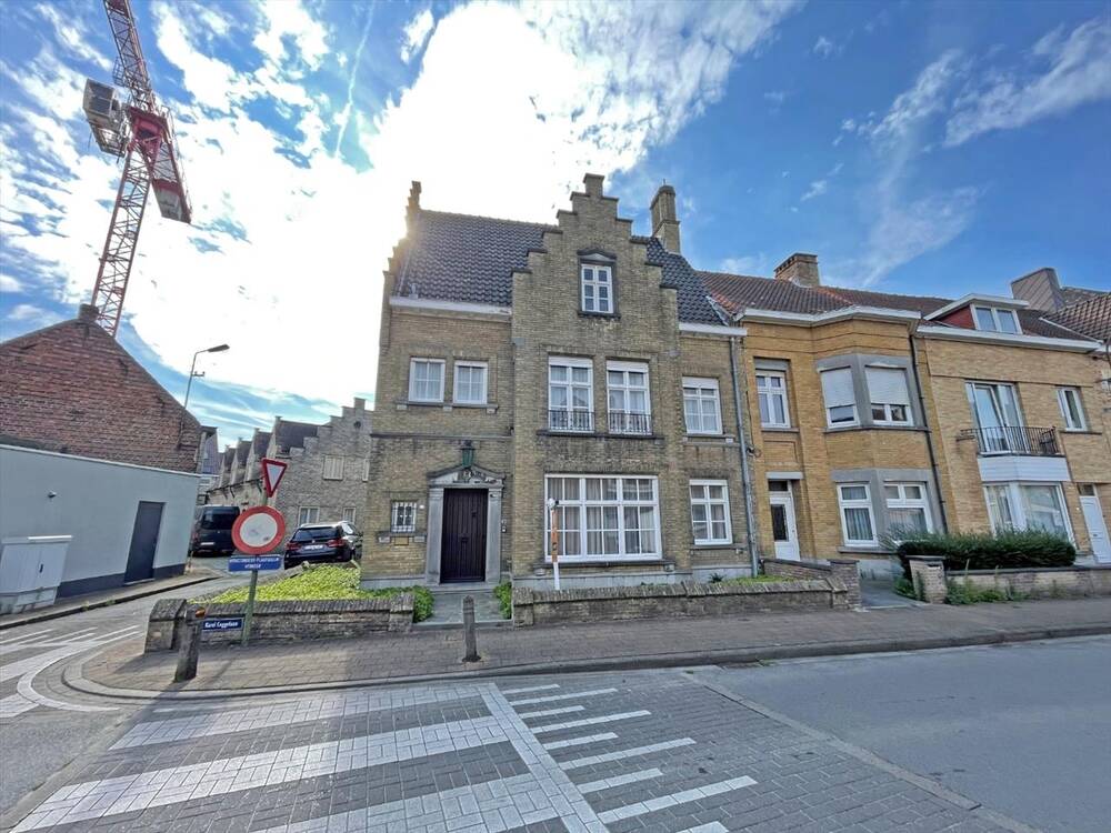 Huis te  koop in Veurne 8630 295000.00€ 4 slaapkamers m² - Zoekertje 244348