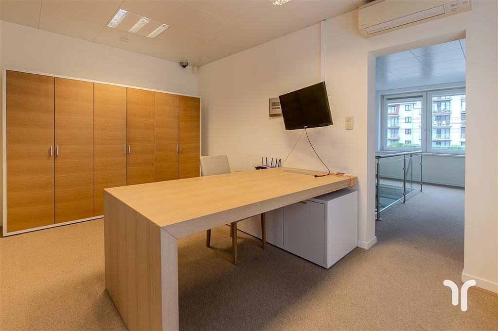 Handelszaak te  huur in Nieuwpoort 8620 920.00€  slaapkamers 24.00m² - Zoekertje 245209